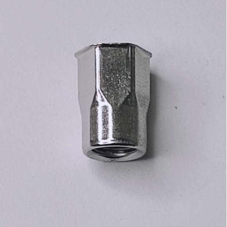 TUERCA REMACHABLE SEMI-HEX M8 S/ALA ZINCADO ACERO GRIP 0,5-3mm